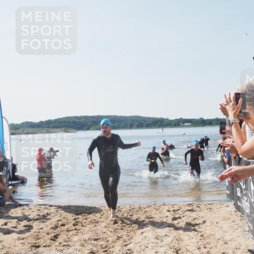 22.06.2025 - Viking Triathlon MichiJ http://msf.ph/oto/8064512 22.06.2025 10:28:51 Schwimmen 15, 258, 301, 368, 384, 414, 443, 628 meine-sportfotos.de