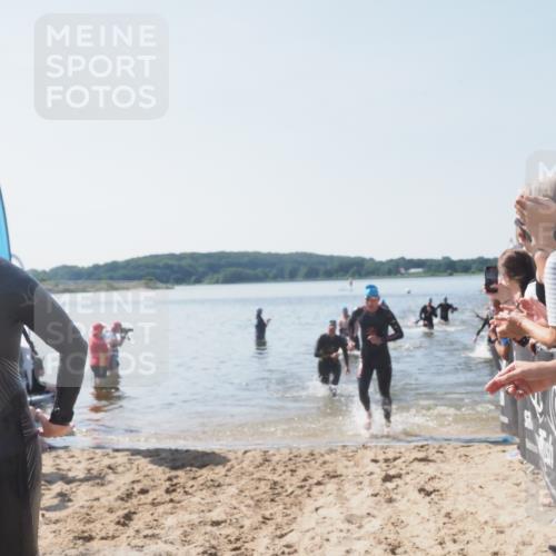 22.06.2025 - Viking Triathlon MichiJ http://msf.ph/oto/8064521 22.06.2025 10:28:53 Schwimmen 12, 15, 152, 258, 301, 368, 384, 414, 443, 604, 628 meine-sportfotos.de