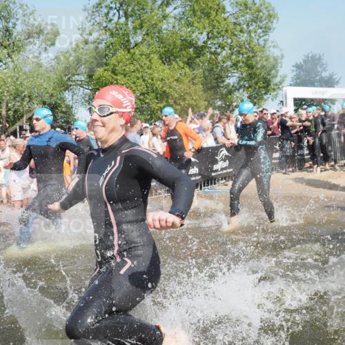 22.06.2025 - Viking Triathlon KatJ http://msf.ph/oto/8064535 22.06.2025 10:04:34 Schwimmen 55, 85, 146, 209, 238, 327, 335, 375, 419, 428, 447, 457, 482, 506, 514, 550, 629, 662 meine-sportfotos.de