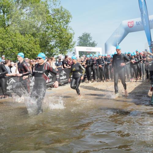 22.06.2025 - Viking Triathlon KatJ http://msf.ph/oto/8064572 22.06.2025 10:04:39 Schwimmen 55, 85, 86, 238, 245, 281, 312, 316, 327, 428, 482, 506, 514, 515, 550, 629, 662 meine-sportfotos.de