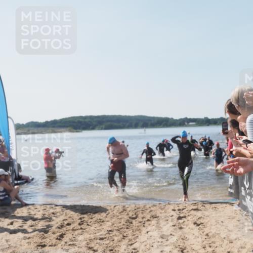 22.06.2025 - Viking Triathlon MichiJ http://msf.ph/oto/8064589 22.06.2025 10:29:00 Schwimmen 7, 12, 15, 152, 200, 310, 384, 414, 443, 604, 628 meine-sportfotos.de