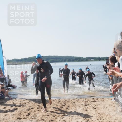 22.06.2025 - Viking Triathlon MichiJ http://msf.ph/oto/8064676 22.06.2025 10:29:10 Schwimmen 7, 11, 12, 33, 152, 200, 310, 384, 458, 604, 652 meine-sportfotos.de