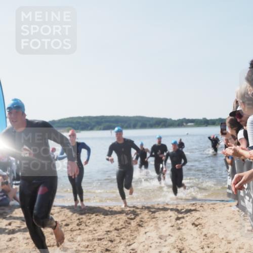 22.06.2025 - Viking Triathlon MichiJ http://msf.ph/oto/8064682 22.06.2025 10:29:11 Schwimmen 7, 11, 12, 30, 33, 152, 200, 310, 384, 458, 604, 652 meine-sportfotos.de