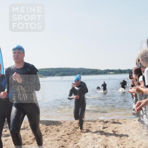 22.06.2025 - Viking Triathlon MichiJ http://msf.ph/oto/8064698 22.06.2025 10:29:12 Schwimmen 7, 11, 12, 30, 33, 152, 200, 310, 458, 604, 652 meine-sportfotos.de