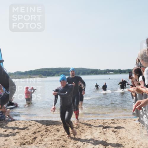 22.06.2025 - Viking Triathlon MichiJ http://msf.ph/oto/8064701 22.06.2025 10:29:13 Schwimmen 7, 11, 12, 30, 33, 152, 200, 310, 458, 604, 652 meine-sportfotos.de