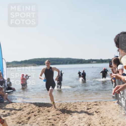 22.06.2025 - Viking Triathlon MichiJ http://msf.ph/oto/8064715 22.06.2025 10:29:14 Schwimmen 7, 11, 12, 30, 33, 200, 243, 310, 458, 652 meine-sportfotos.de