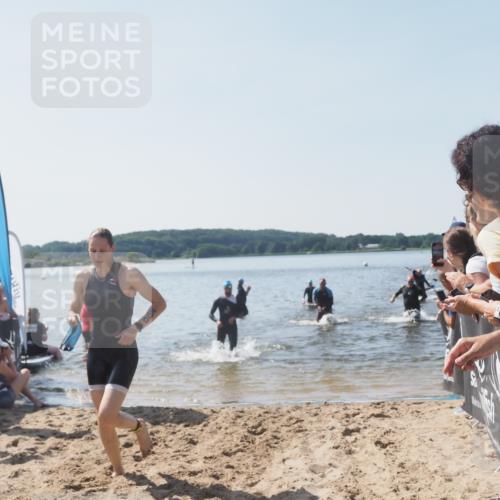 22.06.2025 - Viking Triathlon MichiJ http://msf.ph/oto/8064720 22.06.2025 10:29:15 Schwimmen 7, 11, 30, 33, 200, 243, 310, 458, 652 meine-sportfotos.de