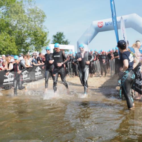 22.06.2025 - Viking Triathlon KatJ http://msf.ph/oto/8064769 22.06.2025 10:04:54 Schwimmen 29, 70, 72, 197, 248, 254, 295, 362, 394, 411, 416, 423, 509, 527, 620 meine-sportfotos.de