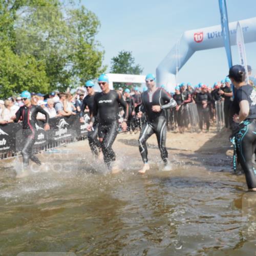 22.06.2025 - Viking Triathlon KatJ http://msf.ph/oto/8064775 22.06.2025 10:04:54 Schwimmen 29, 70, 72, 197, 248, 254, 295, 362, 394, 411, 416, 423, 509, 527, 620 meine-sportfotos.de