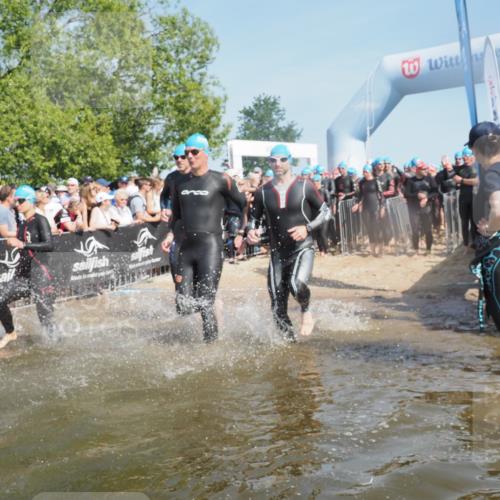 22.06.2025 - Viking Triathlon KatJ http://msf.ph/oto/8064781 22.06.2025 10:04:54 Schwimmen 29, 70, 72, 197, 248, 254, 295, 362, 394, 411, 416, 423, 509, 527, 620 meine-sportfotos.de