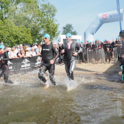 22.06.2025 - Viking Triathlon KatJ http://msf.ph/oto/8064783 22.06.2025 10:04:54 Schwimmen 29, 70, 72, 197, 248, 254, 295, 362, 394, 411, 416, 423, 509, 527, 620 meine-sportfotos.de
