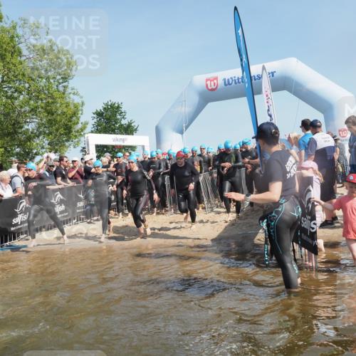 22.06.2025 - Viking Triathlon KatJ http://msf.ph/oto/8064811 22.06.2025 10:04:57 Schwimmen 29, 70, 72, 197, 248, 254, 295, 362, 394, 411, 416, 423, 509, 527, 620 meine-sportfotos.de