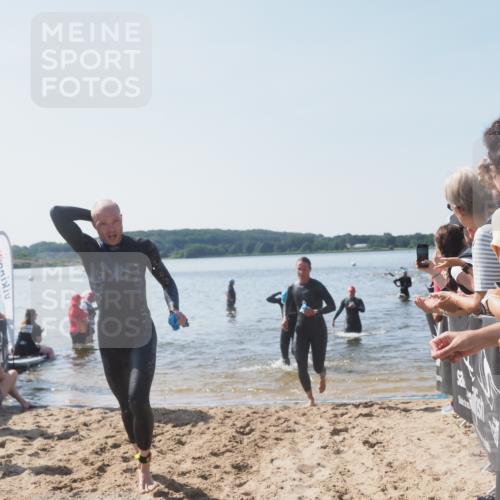 22.06.2025 - Viking Triathlon MichiJ http://msf.ph/oto/8064839 22.06.2025 10:29:30 Schwimmen 6, 11, 30, 33, 243, 612 meine-sportfotos.de