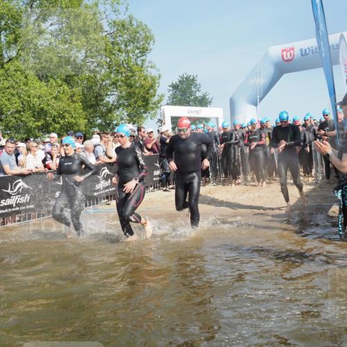 22.06.2025 - Viking Triathlon KatJ http://msf.ph/oto/8064840 22.06.2025 10:04:58 Schwimmen 29, 70, 72, 197, 248, 254, 295, 362, 394, 407, 411, 416, 423, 509, 527, 620 meine-sportfotos.de