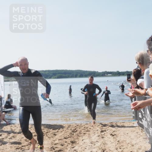22.06.2025 - Viking Triathlon MichiJ http://msf.ph/oto/8064842 22.06.2025 10:29:30 Schwimmen 6, 11, 30, 33, 243, 612 meine-sportfotos.de