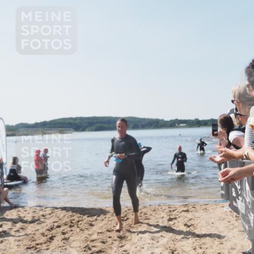 22.06.2025 - Viking Triathlon MichiJ http://msf.ph/oto/8064850 22.06.2025 10:29:31 Schwimmen 6, 30, 33, 243, 612 meine-sportfotos.de