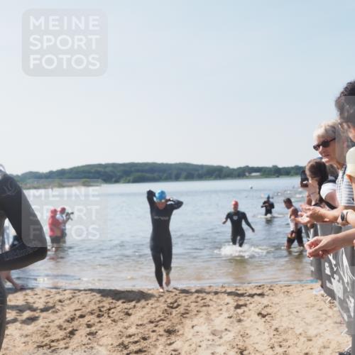 22.06.2025 - Viking Triathlon MichiJ http://msf.ph/oto/8064865 22.06.2025 10:29:33 Schwimmen 6, 243, 612 meine-sportfotos.de