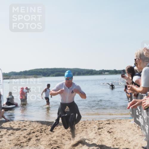 22.06.2025 - Viking Triathlon MichiJ http://msf.ph/oto/8064924 22.06.2025 10:29:43 Schwimmen 6 meine-sportfotos.de