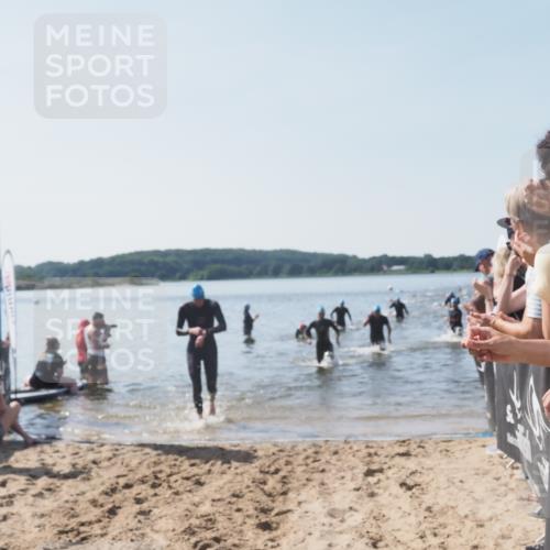22.06.2025 - Viking Triathlon MichiJ http://msf.ph/oto/8064990 22.06.2025 10:30:07 Schwimmen 132, 175, 203, 264, 374, 491, 626 meine-sportfotos.de