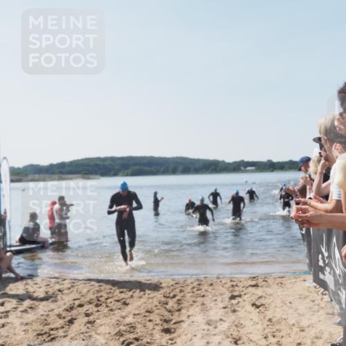 22.06.2025 - Viking Triathlon MichiJ http://msf.ph/oto/8064992 22.06.2025 10:30:07 Schwimmen 132, 175, 203, 264, 374, 491, 626 meine-sportfotos.de