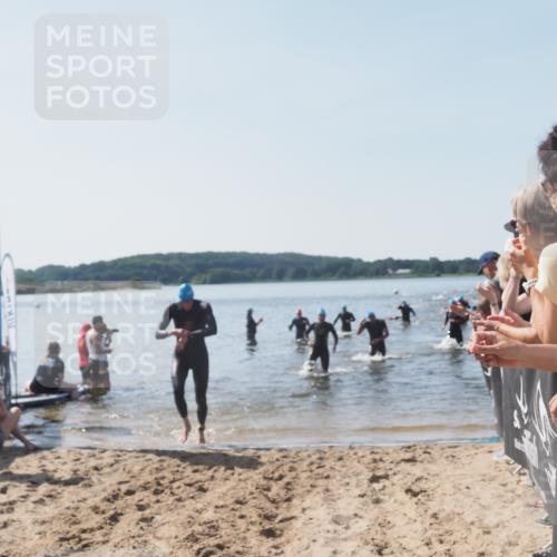 22.06.2025 - Viking Triathlon MichiJ http://msf.ph/oto/8064995 22.06.2025 10:30:07 Schwimmen 132, 175, 203, 264, 374, 491, 626 meine-sportfotos.de