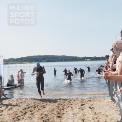 22.06.2025 - Viking Triathlon MichiJ http://msf.ph/oto/8064998 22.06.2025 10:30:08 Schwimmen 132, 175, 203, 264, 374, 381, 491, 626 meine-sportfotos.de