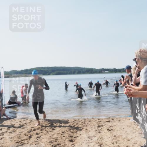 22.06.2025 - Viking Triathlon MichiJ http://msf.ph/oto/8065004 22.06.2025 10:30:08 Schwimmen 132, 175, 203, 264, 374, 381, 491, 626 meine-sportfotos.de