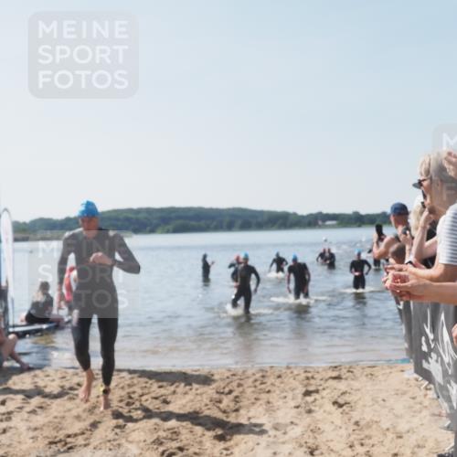 22.06.2025 - Viking Triathlon MichiJ http://msf.ph/oto/8065009 22.06.2025 10:30:09 Schwimmen 132, 175, 203, 264, 374, 381, 491, 626 meine-sportfotos.de