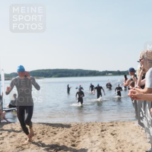 22.06.2025 - Viking Triathlon MichiJ http://msf.ph/oto/8065011 22.06.2025 10:30:09 Schwimmen 132, 175, 203, 264, 374, 381, 491, 626 meine-sportfotos.de