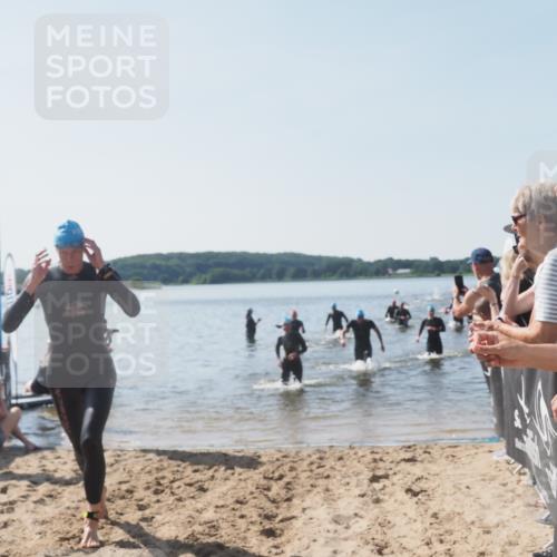 22.06.2025 - Viking Triathlon MichiJ http://msf.ph/oto/8065013 22.06.2025 10:30:09 Schwimmen 132, 175, 203, 264, 374, 381, 491, 626 meine-sportfotos.de