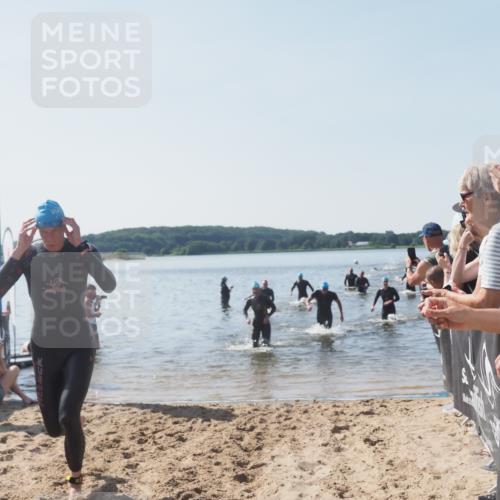 22.06.2025 - Viking Triathlon MichiJ http://msf.ph/oto/8065015 22.06.2025 10:30:09 Schwimmen 132, 175, 203, 264, 374, 381, 491, 626 meine-sportfotos.de