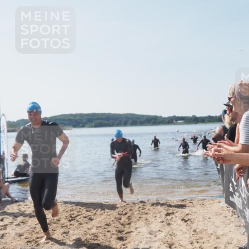 22.06.2025 - Viking Triathlon MichiJ http://msf.ph/oto/8065083 22.06.2025 10:30:17 Schwimmen 132, 203, 374, 381, 491, 626, 643 meine-sportfotos.de
