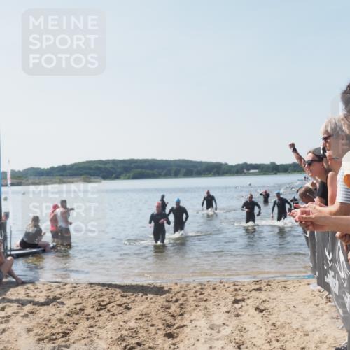 22.06.2025 - Viking Triathlon MichiJ http://msf.ph/oto/8065102 22.06.2025 10:30:19 Schwimmen 132, 374, 381, 393, 491, 626, 643 meine-sportfotos.de