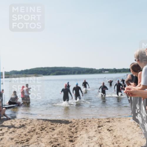 22.06.2025 - Viking Triathlon MichiJ http://msf.ph/oto/8065113 22.06.2025 10:30:20 Schwimmen 132, 381, 393, 491, 626, 643 meine-sportfotos.de