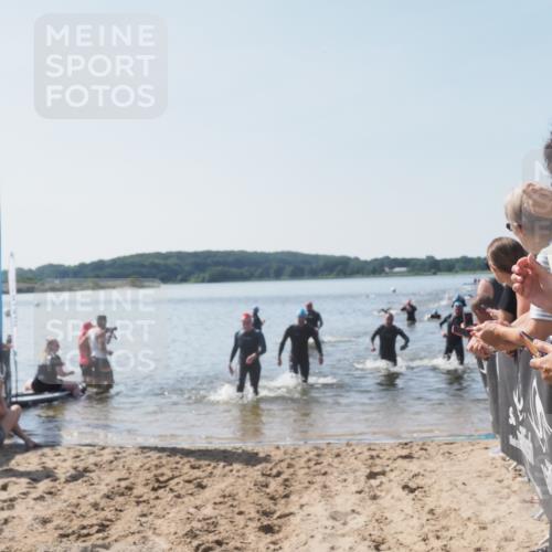 22.06.2025 - Viking Triathlon MichiJ http://msf.ph/oto/8065118 22.06.2025 10:30:20 Schwimmen 132, 381, 393, 491, 626, 643 meine-sportfotos.de