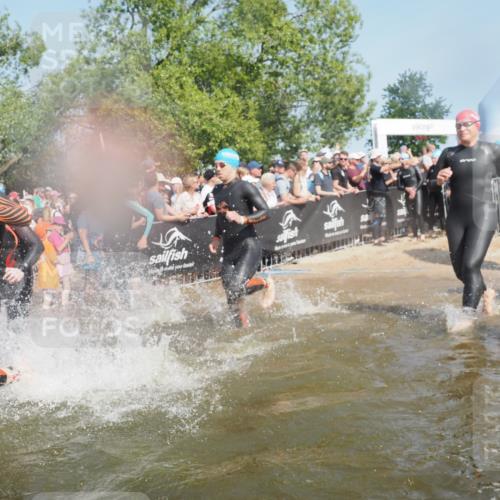 22.06.2025 - Viking Triathlon KatJ http://msf.ph/oto/8065128 22.06.2025 10:05:24 Schwimmen 57, 59, 61, 138, 150, 171, 172, 228, 314, 346, 389, 418, 437, 536, 601, 655 meine-sportfotos.de