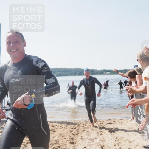 22.06.2025 - Viking Triathlon MichiJ http://msf.ph/oto/8065176 22.06.2025 10:30:27 Schwimmen 13, 132, 381, 393, 491, 551, 643 meine-sportfotos.de