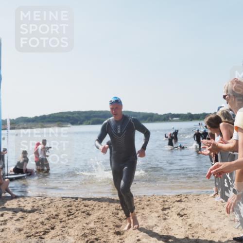 22.06.2025 - Viking Triathlon MichiJ http://msf.ph/oto/8065183 22.06.2025 10:30:27 Schwimmen 13, 132, 381, 393, 491, 551, 643 meine-sportfotos.de