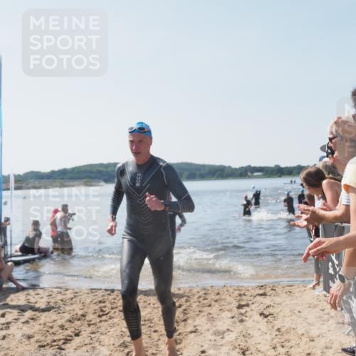 22.06.2025 - Viking Triathlon MichiJ http://msf.ph/oto/8065186 22.06.2025 10:30:28 Schwimmen 13, 381, 393, 551, 643 meine-sportfotos.de