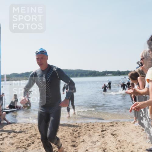 22.06.2025 - Viking Triathlon MichiJ http://msf.ph/oto/8065190 22.06.2025 10:30:28 Schwimmen 13, 381, 393, 551, 643 meine-sportfotos.de
