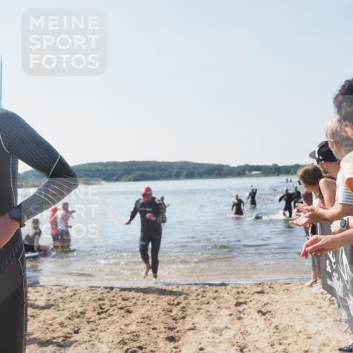 22.06.2025 - Viking Triathlon MichiJ http://msf.ph/oto/8065193 22.06.2025 10:30:29 Schwimmen 13, 381, 393, 551, 643, 651 meine-sportfotos.de