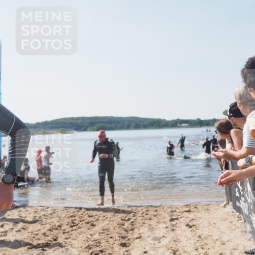22.06.2025 - Viking Triathlon MichiJ http://msf.ph/oto/8065194 22.06.2025 10:30:29 Schwimmen 13, 381, 393, 551, 643, 651 meine-sportfotos.de