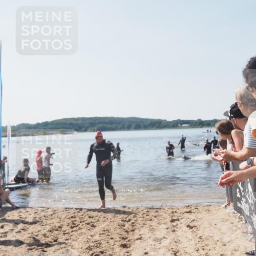 22.06.2025 - Viking Triathlon MichiJ http://msf.ph/oto/8065196 22.06.2025 10:30:29 Schwimmen 13, 381, 393, 551, 643, 651 meine-sportfotos.de
