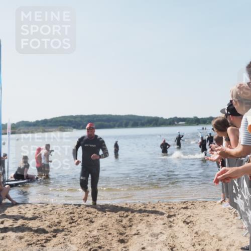 22.06.2025 - Viking Triathlon MichiJ http://msf.ph/oto/8065201 22.06.2025 10:30:29 Schwimmen 13, 381, 393, 551, 643, 651 meine-sportfotos.de