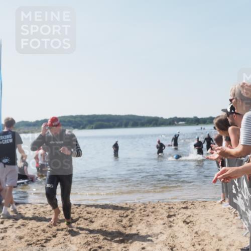 22.06.2025 - Viking Triathlon MichiJ http://msf.ph/oto/8065206 22.06.2025 10:30:30 Schwimmen 13, 393, 551, 643, 651 meine-sportfotos.de