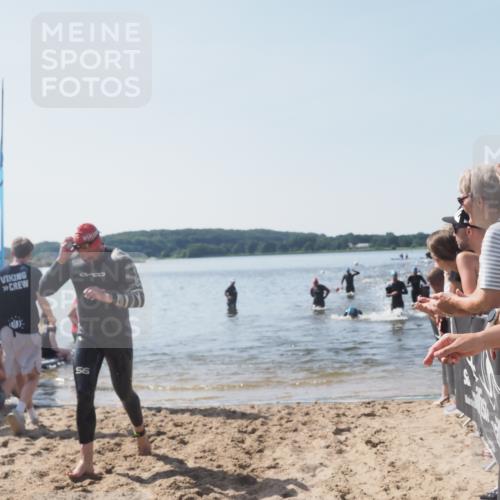 22.06.2025 - Viking Triathlon MichiJ http://msf.ph/oto/8065207 22.06.2025 10:30:30 Schwimmen 13, 393, 551, 643, 651 meine-sportfotos.de