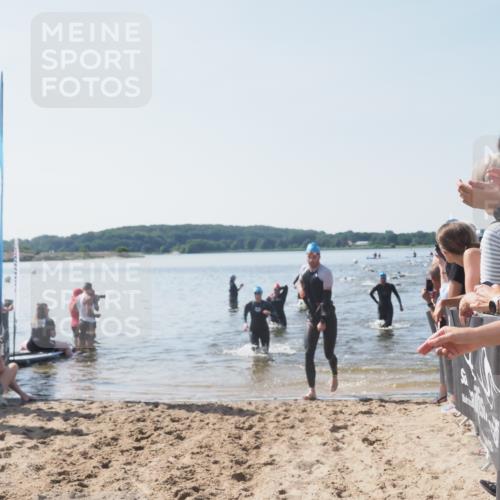 22.06.2025 - Viking Triathlon MichiJ http://msf.ph/oto/8065212 22.06.2025 10:30:38 Schwimmen 13, 188, 393, 551, 630, 651 meine-sportfotos.de