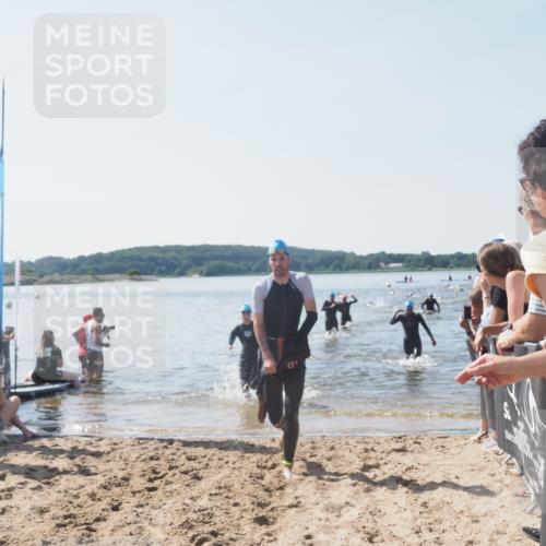 22.06.2025 - Viking Triathlon MichiJ http://msf.ph/oto/8065220 22.06.2025 10:30:39 Schwimmen 13, 188, 393, 444, 551, 630, 651 meine-sportfotos.de