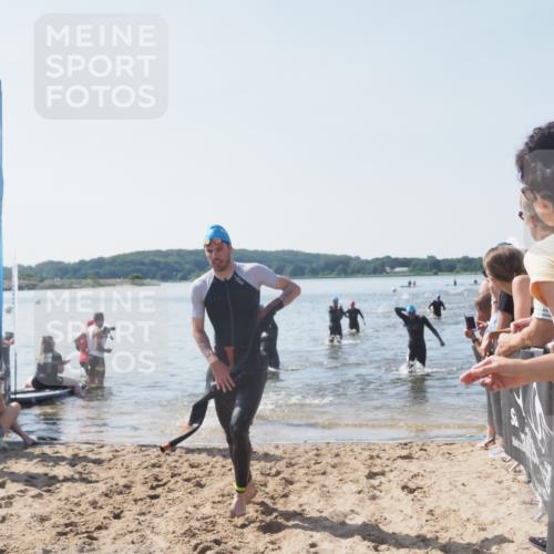 22.06.2025 - Viking Triathlon MichiJ http://msf.ph/oto/8065223 22.06.2025 10:30:39 Schwimmen 13, 188, 393, 444, 551, 630, 651 meine-sportfotos.de