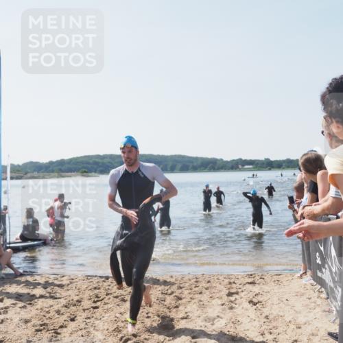 22.06.2025 - Viking Triathlon MichiJ http://msf.ph/oto/8065225 22.06.2025 10:30:39 Schwimmen 13, 188, 393, 444, 551, 630, 651 meine-sportfotos.de